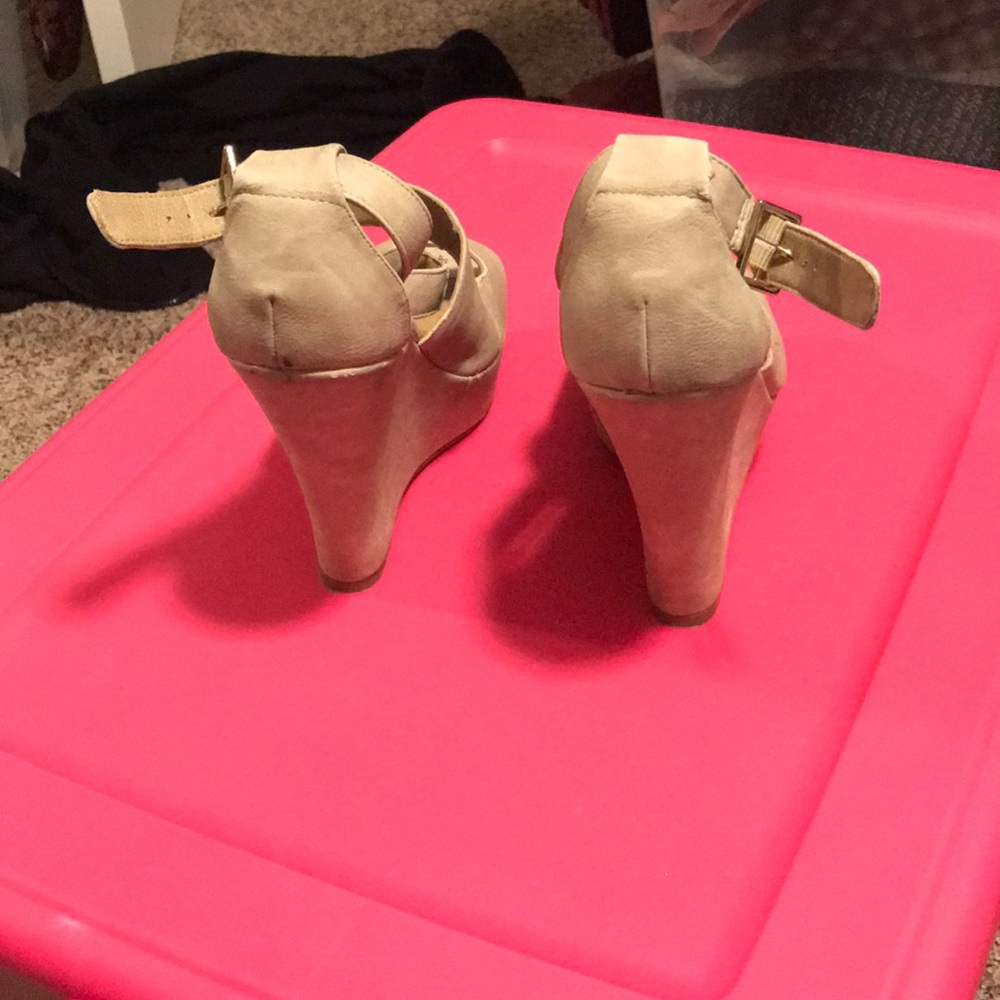 Heels - Picture 5 of 7